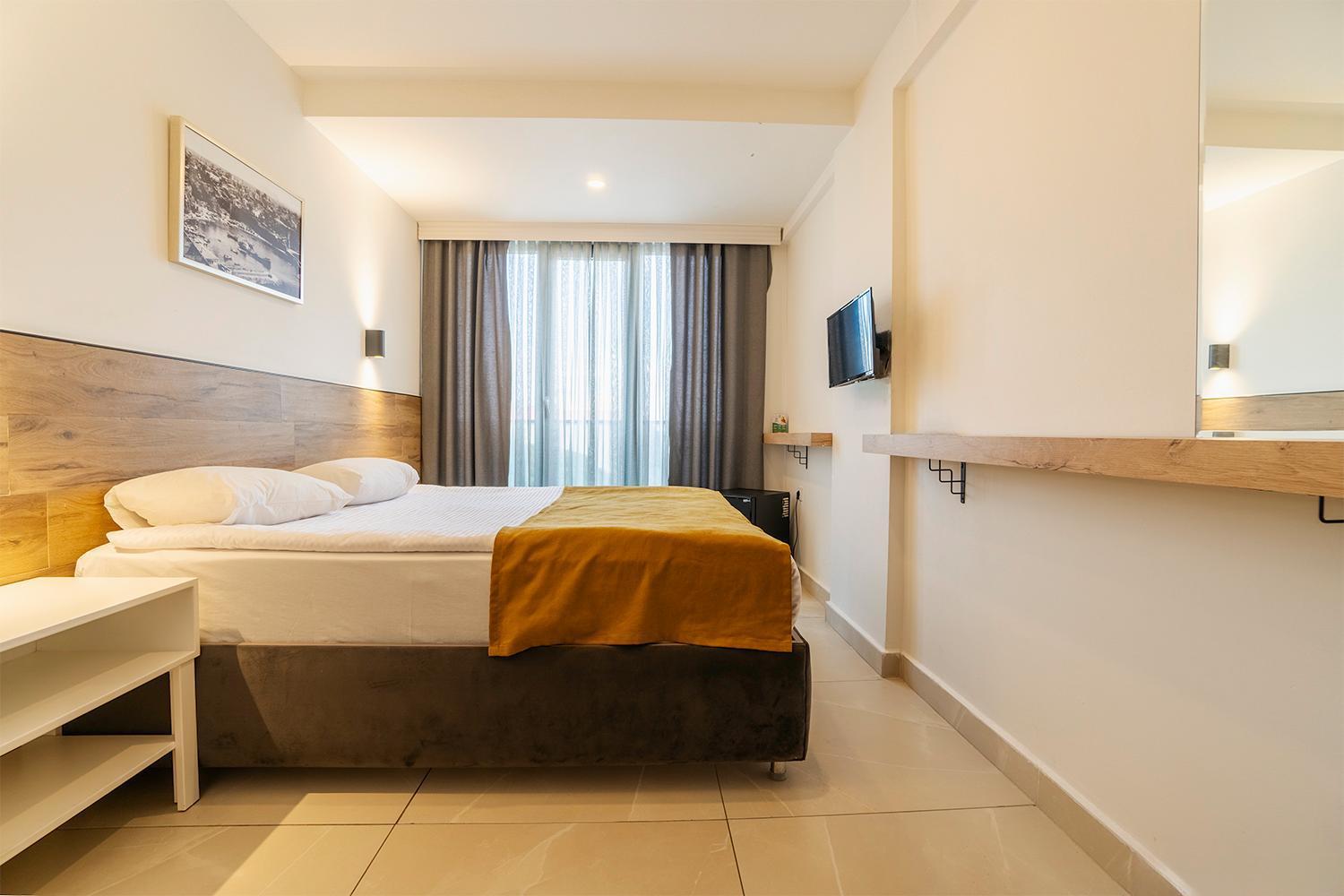 Tut Hotel Antalya Exteriör bild